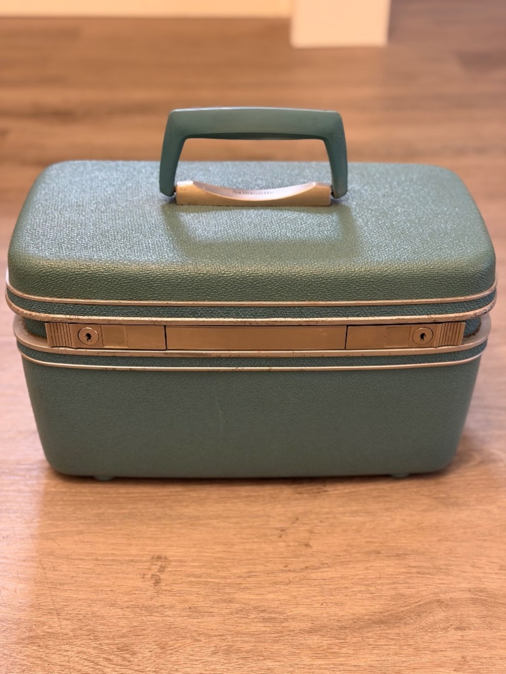 Vintage Samsonite Train/Cosmetic Case w/Mirror and Extras